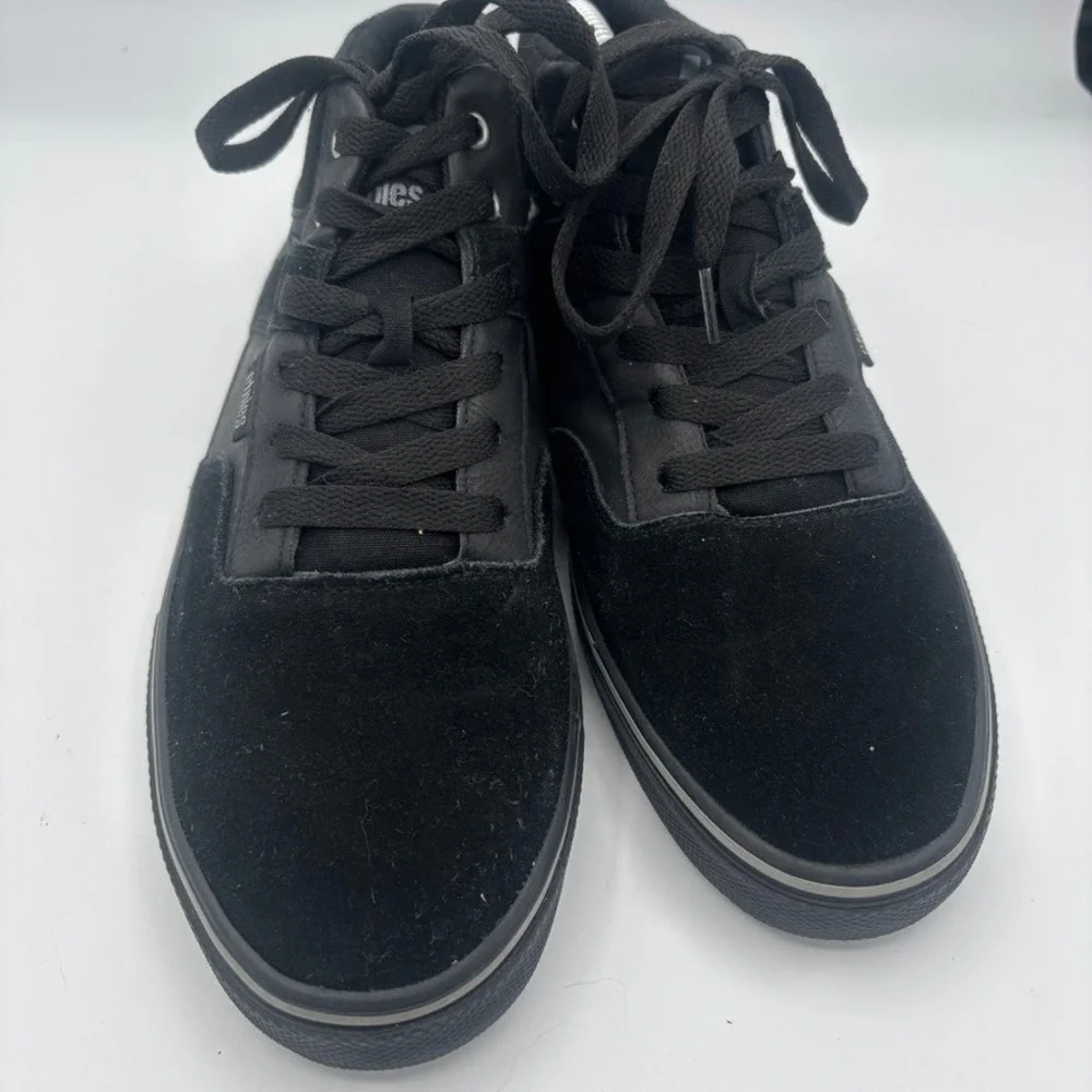 Y2K Etnies Half Pipe Sneakers Men 9.5 Triple Black Suede MidTop Skate Shoe EUC